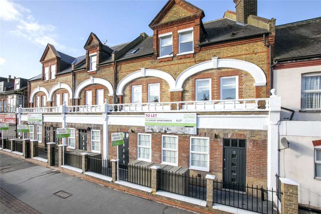 Conversion of a 3-storey office building into 13 residential units, retaining and adapting the existing building structure, delivered from strip-out through to full internal fit-out and finishing works.