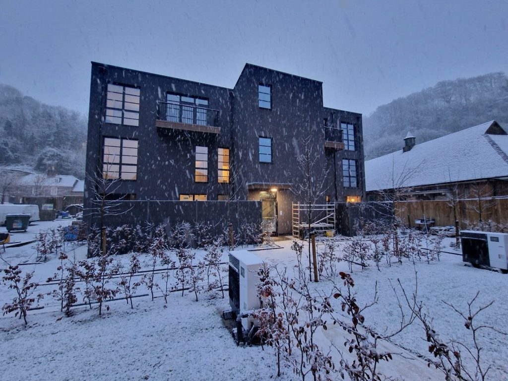 External works to the 8 apartments at Block A, including façade finishes, balconies and associated external detailing.The development achieves EPC A rating and incorporates solar panels, underfloor heating and a centralised ventilation and heating system (ModulAir).