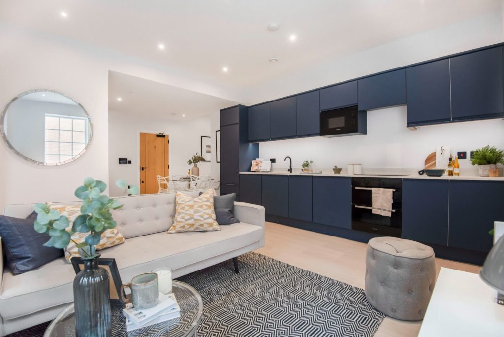 Conversion of a 3-storey office building into 14 residential units on a prominent high street location in Reading, delivered from initial strip-out through to full internal fit-out and finishing works.